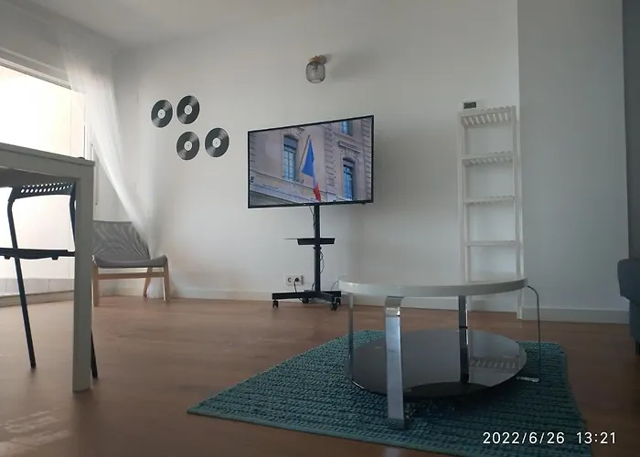 Bonito Apartamento Con Piscina Cerca De La Playa.