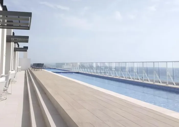 Bonito Apartamento Con Piscina Cerca De La Playa.