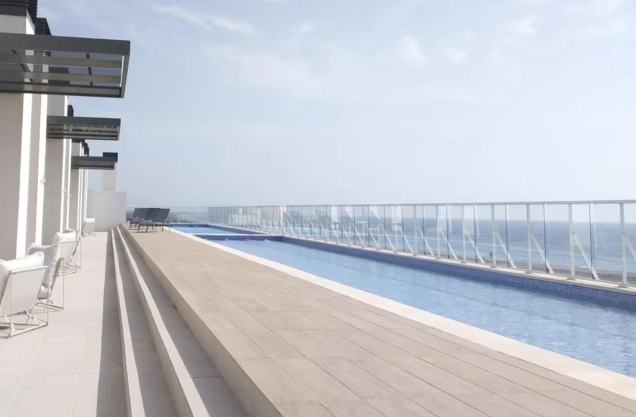 Apartamento Bonito Con Piscina Cerca De La Playa. *